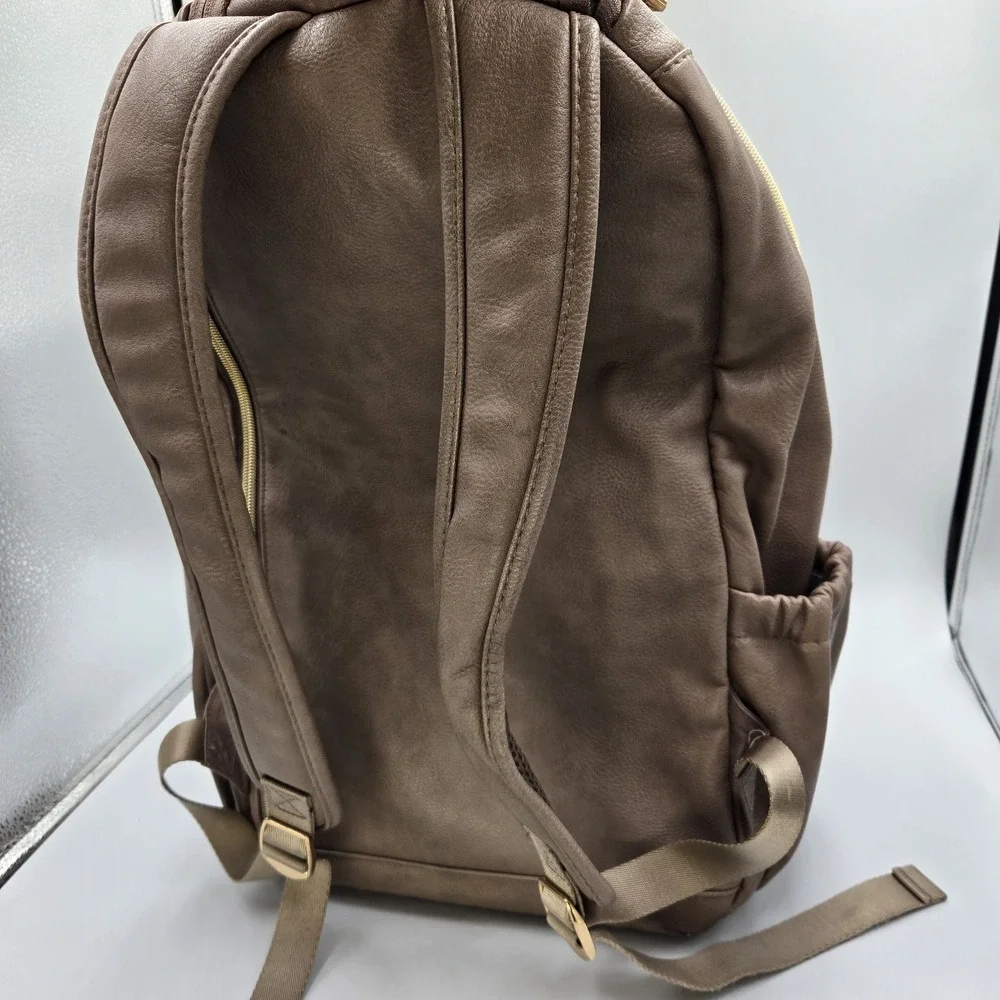 Itzy Ritzy Boss Plus Backpack Diaper Bag Tan Herringbone Gold Hardware Excellent